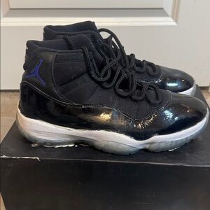 Jordan 11 space jam sneakers men used